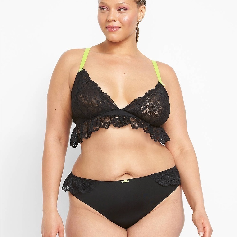 CACIQUE Lane Bryant Lace Ruffle Unlined No-Wire Triangle Bra Size 46 D